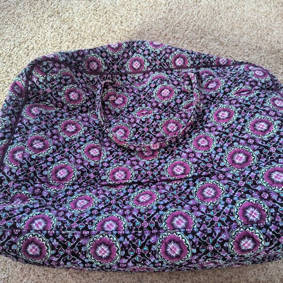 Vera Bradley Large Lilac Medallion Weekend Duffel Bag-New no tags (NO STRAP) - Picture 4 of 5